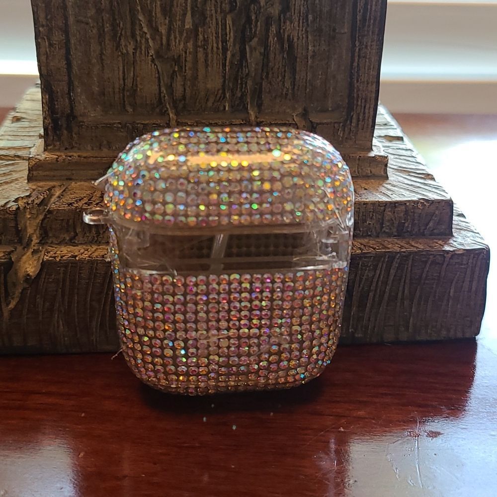 NWOT Earbud Case